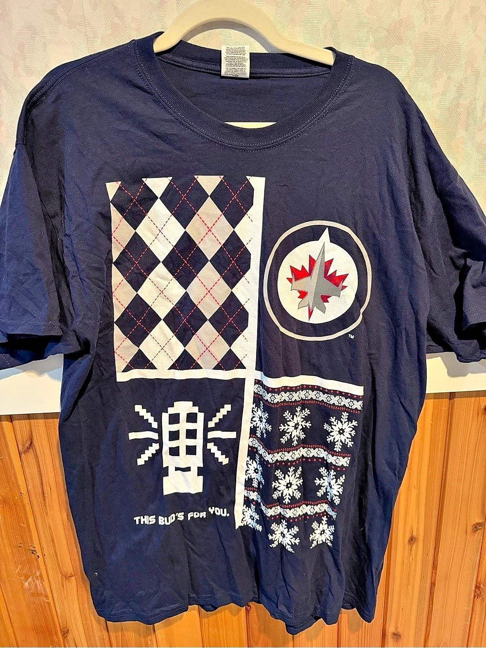 Budweiser/Winnipeg Jets Graphic T-Shirt in navy Size XL